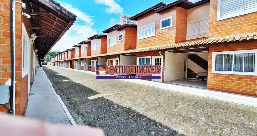 Viva com Conforto a Poucos Passos do Mar! Sobrado em Condomínio no Centro.