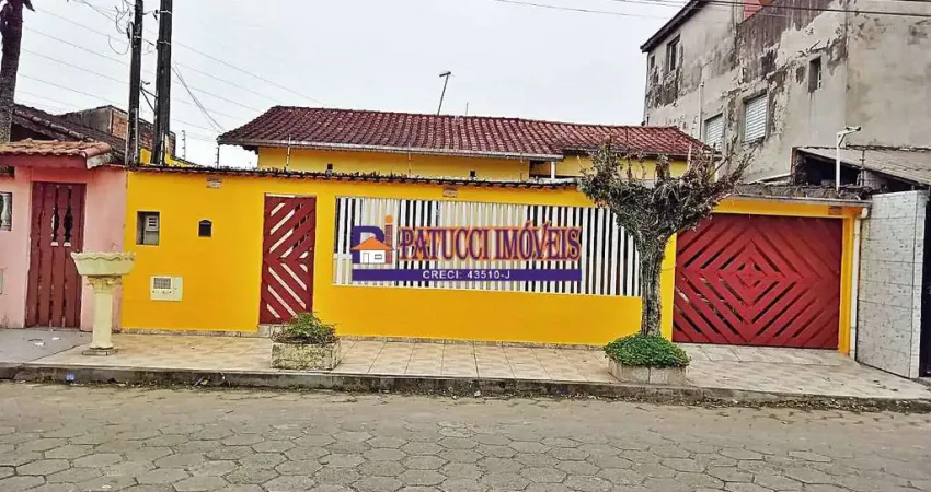 Oportunidade Imperdível! Casa Mobiliada a 400 Metros do Mar!