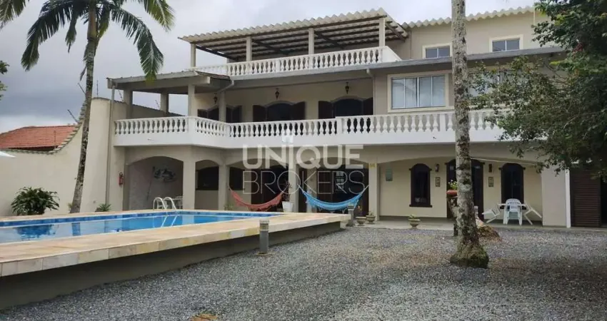 Casa com 3 quartos à venda na Rua Jorge Serconek Filho, 86, Centro, Itanhaém