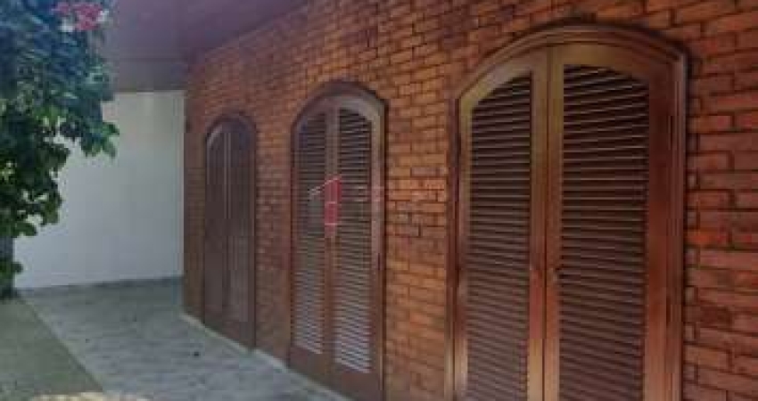 CASA TÉRREA COM EDÍCULA À VENDA NA VILA LACERDA EM JUNDIAÍ/SP (PRÓXIMA A AV. 9 DE JULHO)