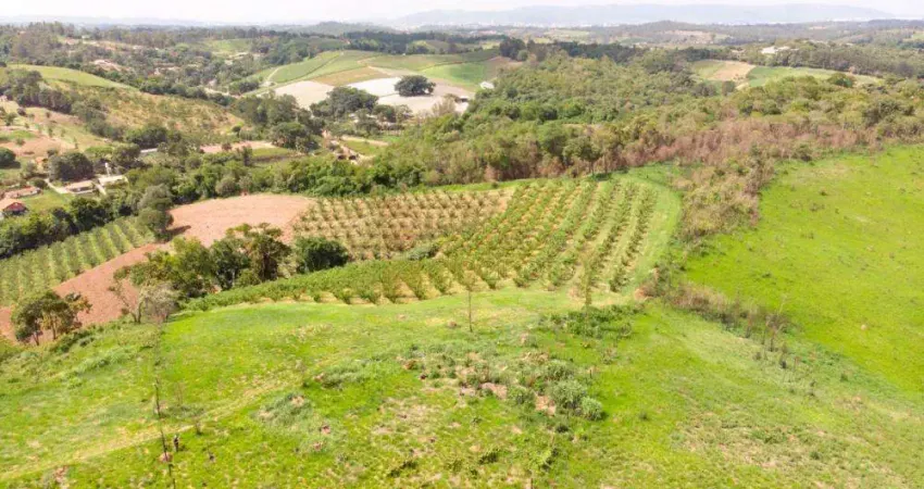 Sítio com excelente localização no bairro champirra - jundiai/sp