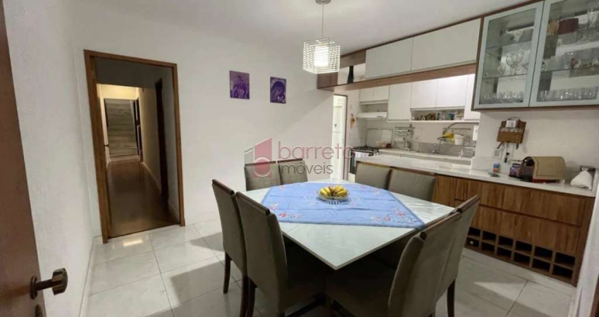 CASA SOBRADO COM 150M² DE TERRENO E 3 DORMITÓRIOS À VENDA NO BAIRRO VILA DAS HORTÊNCIAS EM JUNDIAÍ/SP