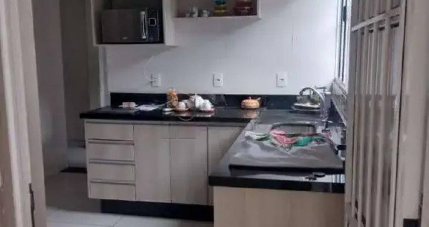 CASA À VENDA COM 3 QUARTOS-  BAIRRO ALMERINDA CHAVES - JUNDIAÍ/SP