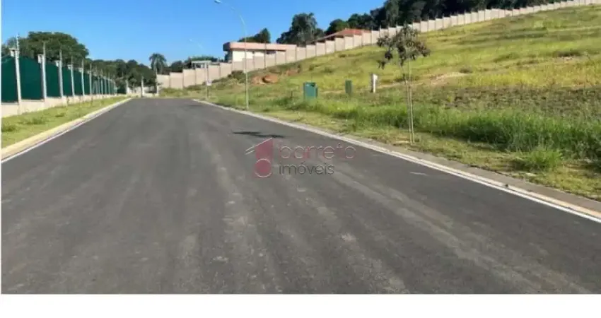 Terreno à venda no condomínio tamboré no bairro ivoturucaia/caxambu em jundiaí/sp