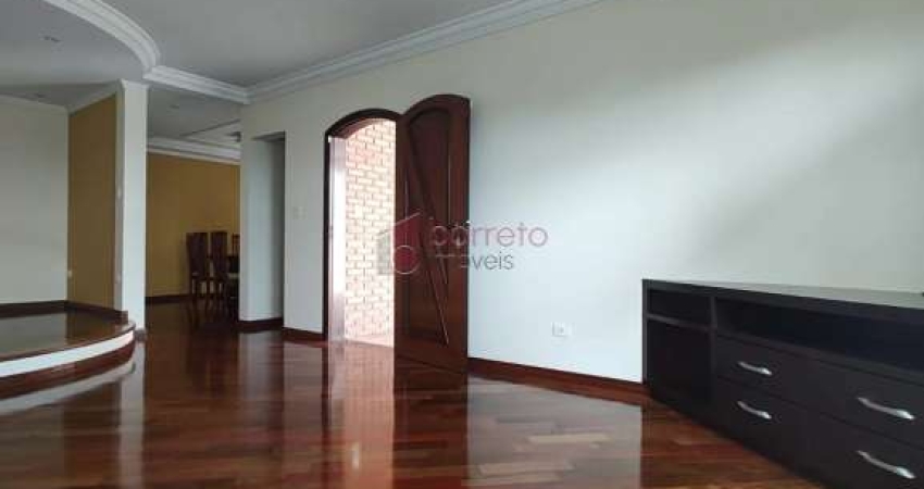 Casa para LOCAÇÃO ou VENDA em Jundiaí SP bairro Recanto Parrilho (Agapeama) 322m² 4 dorms (1 suíte) Salas amplas. Cozinha planejada. 4 Wcs. Área Gourmet. 2vgs!