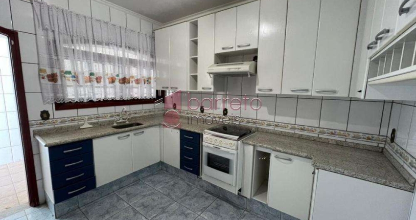 Casa para VENDA ou LOCAÇÃO em Jundiaí SP bairro Jardim Tannus 3 dorms (1 suíte) Salas, cozinha c/ armário. 3 banheiros. Área externa ampla. 3 vags!