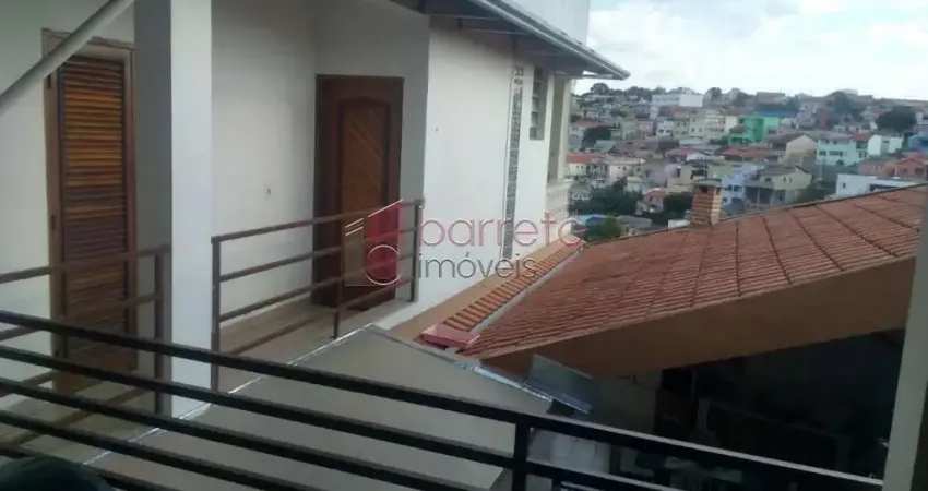 Casa a VENDA em Jundiaí SP bairro Jardim Pacaembu 4 dorms (1 suíte) Salas. 3 Wcs. Cozinha. Quintal amplo c/ churrasqueira. 2 vgs!