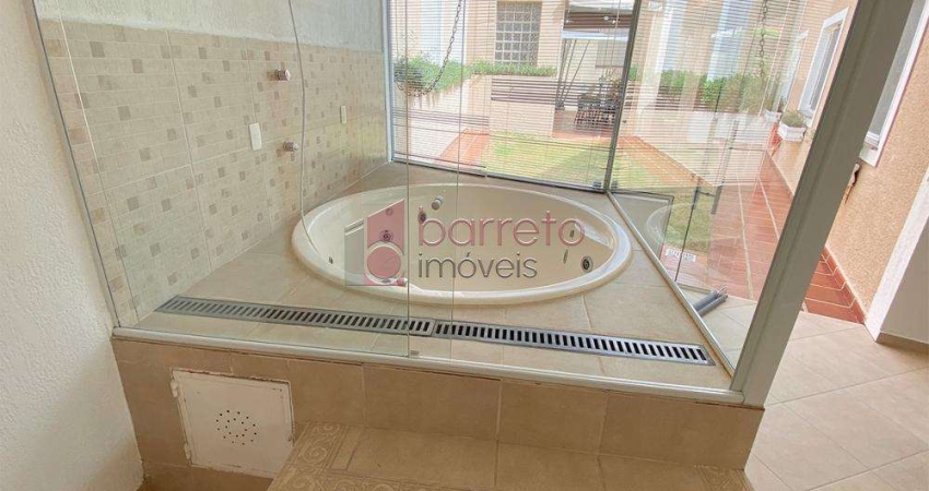 Casa térrea para VENDA ou LOCAÇÃO em Jundiaí SP Vila Vianelo 3 dorms (1 suite) Salas. Cozinha planejada. Espaço Gourmet com ôfuro e Churrasqueira. 4 vagas!