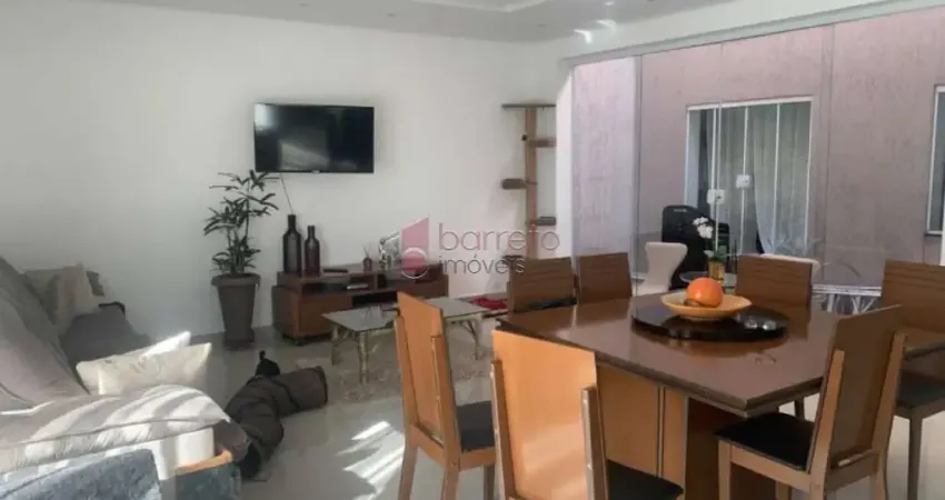 Casa com 3 quartos à venda na Rua Monsenhor Pedro Mottaes, Lote 18, --, Santo Antônio, Jundiaí