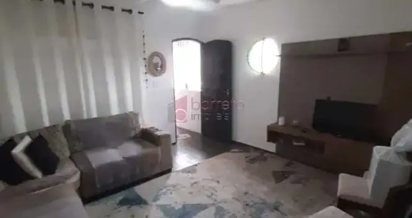 Casa à venda no setor industrial - chácaras santa martha - várzea paulista/sp