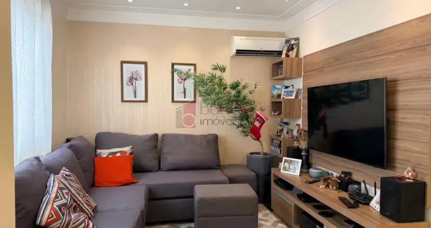 Casa à venda no condomínio chácara das palmeiras imperiais no bairro medeiros em jundiaí/sp