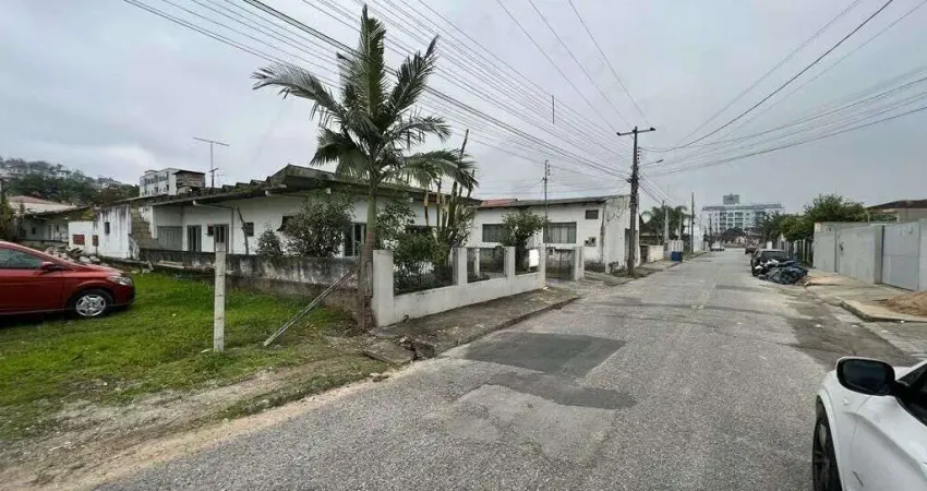 Casa com 6 quartos à venda no Santa Terezinha, Brusque 