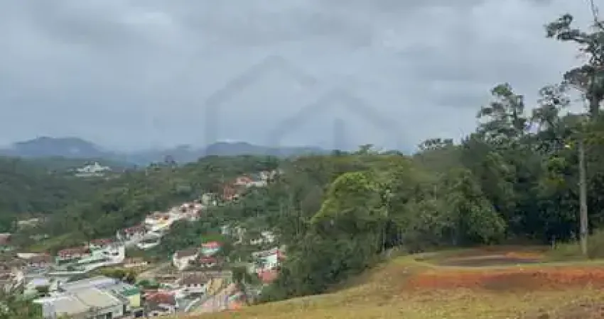 AMPLO E BEM LOCALIZADO TERRENO DE 429m²