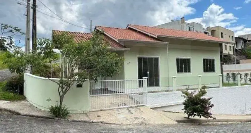 OPORTUNIDADE! CASA COM 2 DORMITÓRIOS