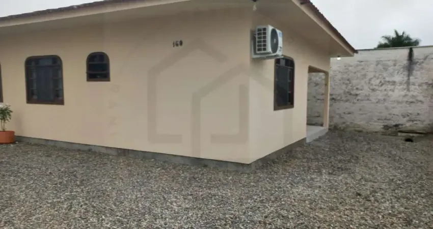 CASA NO JARDIM AZALÉIA.