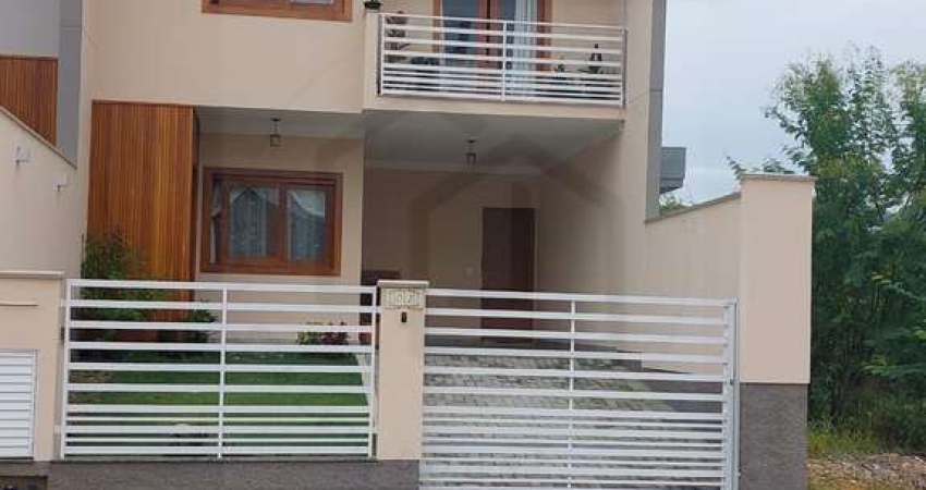 CASA GEMINADA COM 3 DORMITÓRIOS SENDO 1 SUÍTE