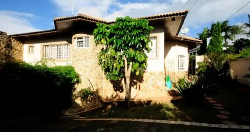 Casas para venda em Atibaia no bairro Vila Santista