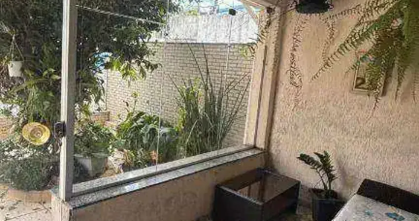 Casa com 6 dormitórios à venda, 210 m² por R$ 690.000,00 - Parque Fongaro - São Paulo/SP