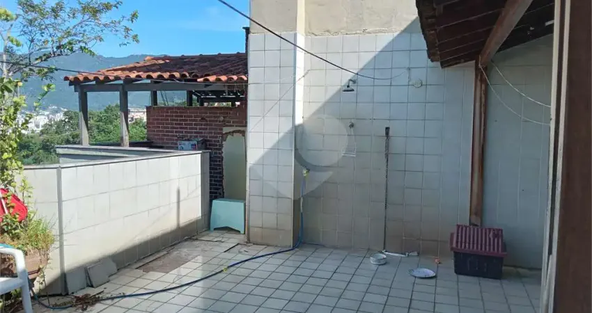 Cobertura à venda com 2 quartos, sendo 1 suíte, no condomínio los angeles, rio de janeiro - rj