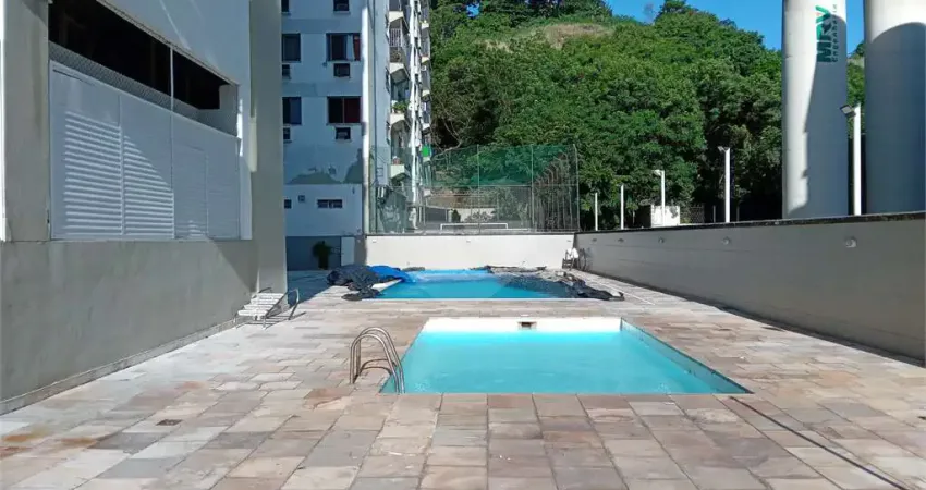 Apartamento à venda com 2 quartos no condomínio jardins tijuca, rio de janeiro - rj