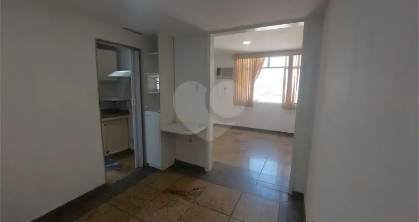 Apartamento à venda ou para alugar com 1 quarto no condomínio do edifício itu, rio de janeiro - rj