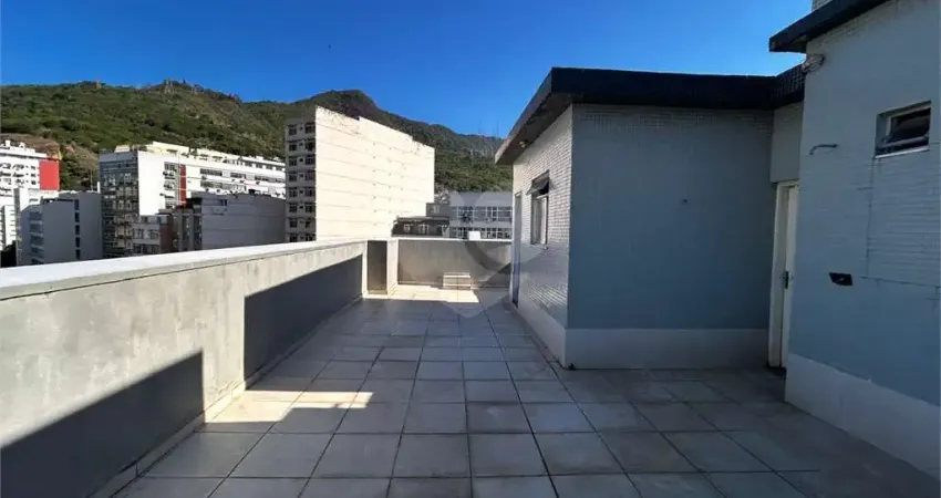 Cobertura à venda com 2 quartos no condomínio zenha, rio de janeiro - rj