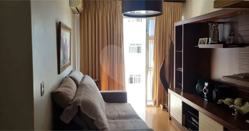 Apartamento à venda com 2 quartos, sendo 1 suíte, no condomínio Edifício 'val Gardena', Rio de Janeiro - RJ