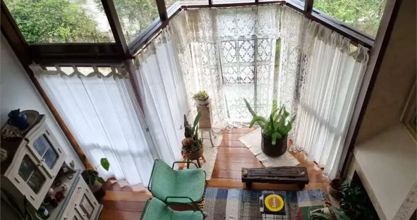 Apartamento à venda com 3 quartos, sendo 2 suítes, no condomínio nova friburgo, nova friburgo - rj