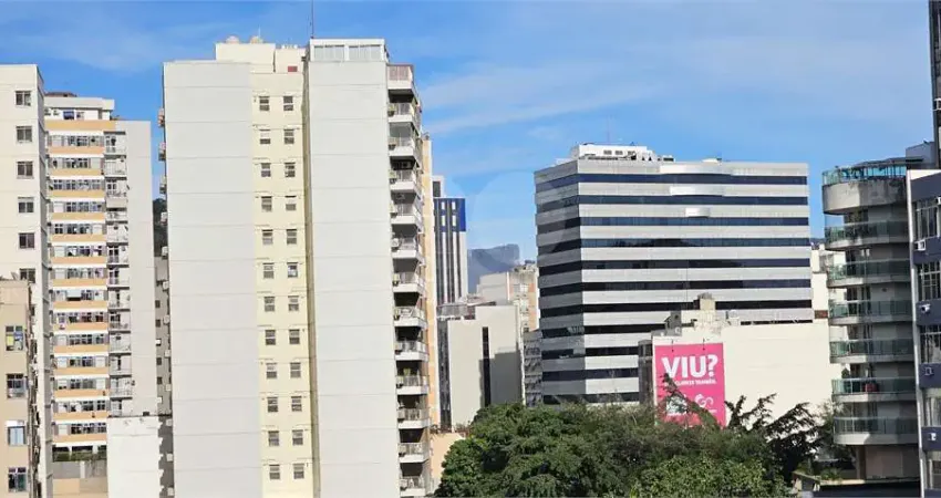 Apartamento à venda com 3 quartos, sendo 1 suíte,  no condomínio da passagem, rio de janeiro - rj