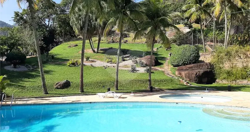 Casa à venda com 4 quartos, sendo 1 suíte, no condomínio village das pedras, rio de janeiro - rj