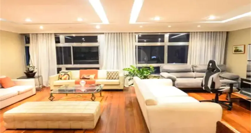 Apartamento à venda com 5 quartos, sendo 2 suítes, no condomínio Belinha, Rio de Janeiro - RJ