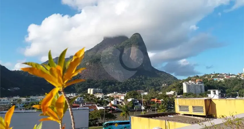 Apartamento à venda com 4 quartos, sendo 2 suítes, no condomínio do edifício fuente de cibeles, rio de janeiro - rj
