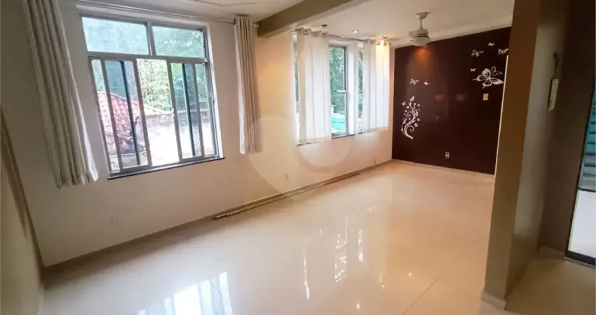 Apartamento à venda ou para alugar com 3 quartos no condomínio Ed. Paulo de Frontim, Rio de Janeiro - RJ