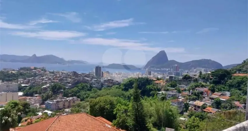 Casa de Vila à venda com 6 quartos em Santa Teresa, Rio de Janeiro, RJ