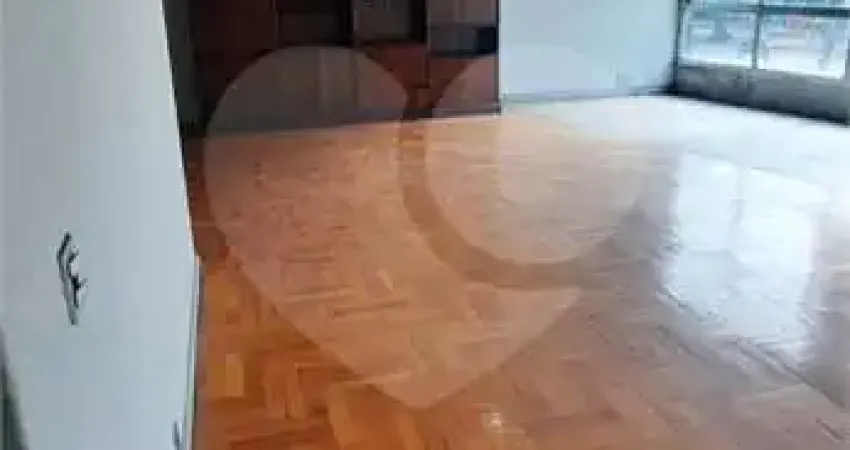 Apartamento à venda com 4 quartos, sendo 2 suítes, no condomínio Do Edifício Luiza, Rio de Janeiro - RJ