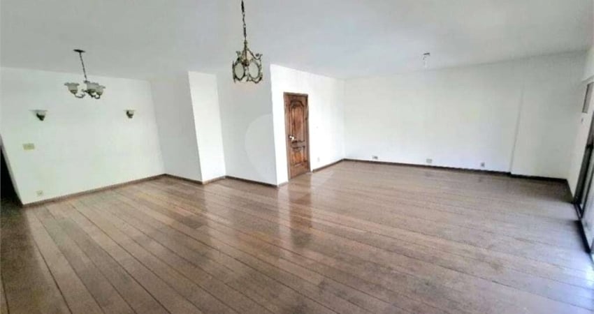 Apartamento à venda com 3 quartos, sendo 1 suíte, no condomínio Edifício Hadimarc Iv, Rio de Janeiro - RJ