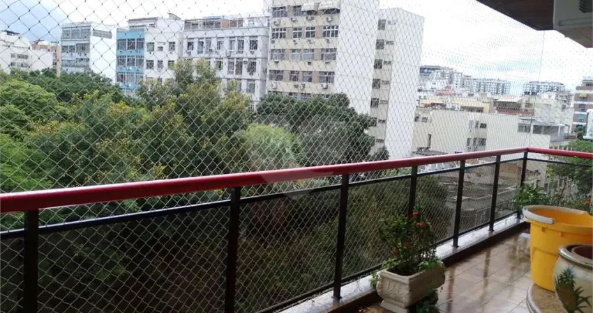 Apartamento à venda com 3 quartos, sendo 1 suíte, no condomínio ....., Rio de Janeiro - RJ