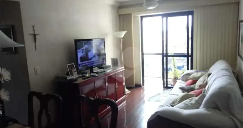 Apartamento à venda com 2 quartos, sendo 1 suíte, no condomínio Edifício Araujo Pena, Rio de Janeiro - RJ