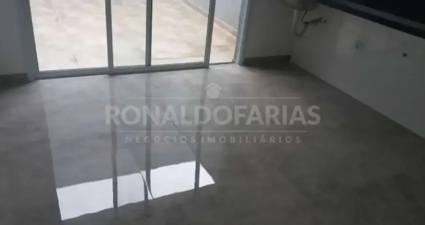 Sobrado a venda com 110 m², 03 dormitórios na região da Cupece