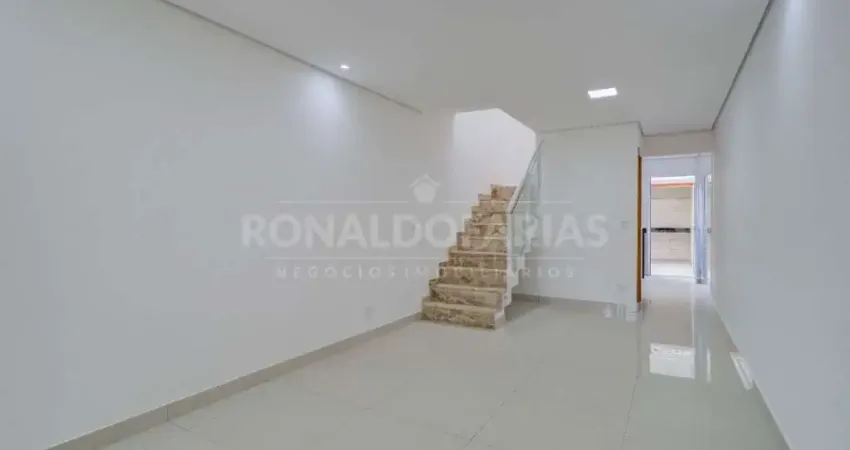 Sobrado a venda com 03 dormitórios sendo 01 suíte na região do Campo Grande