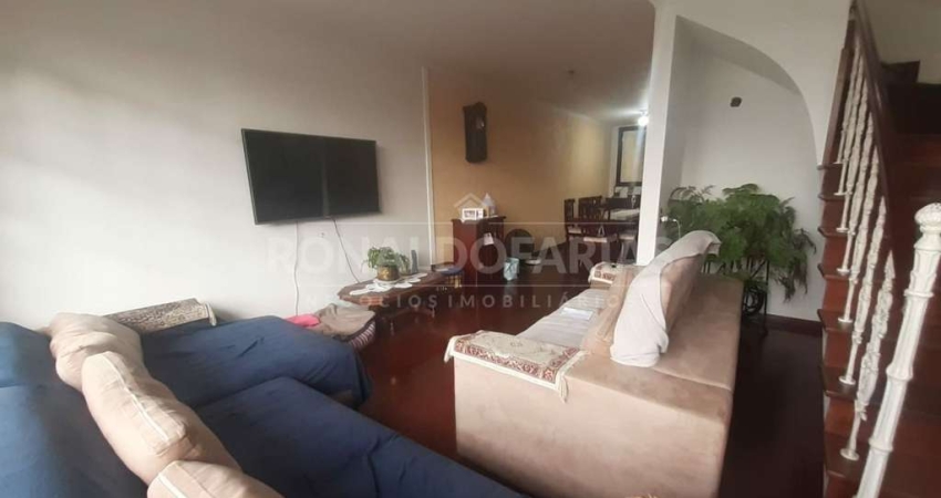 Vendo Sobrado com 3 dormitórios no Jardim Satélite Interlagos