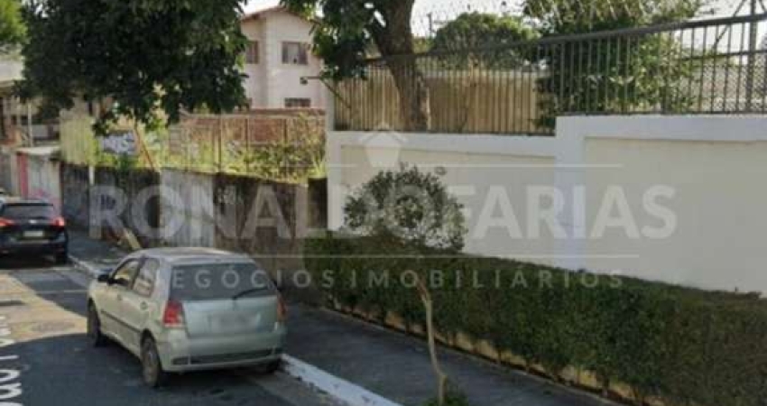 Terreno à venda com 1.400,00m² na região de Interlagos.