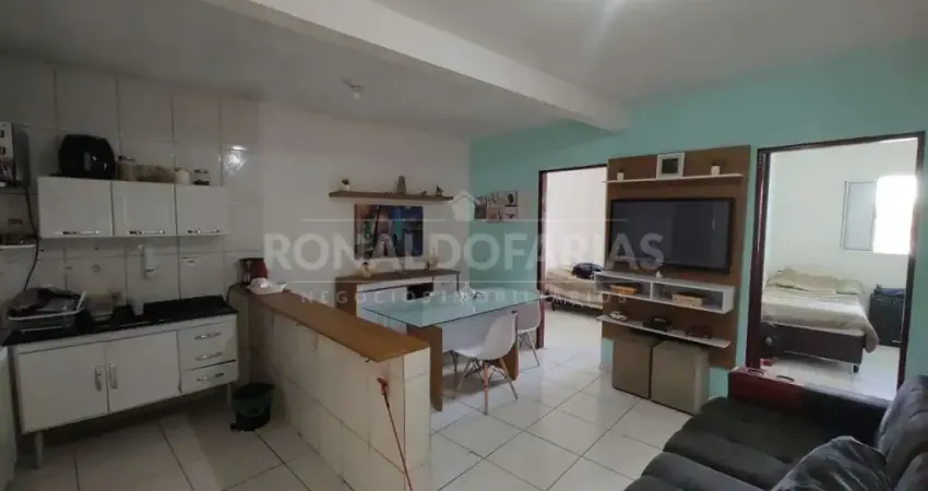 Casa à venda com 2 dormitórios na região do Jardim Varginha. NÃO DÁ FINANCIAMENTO