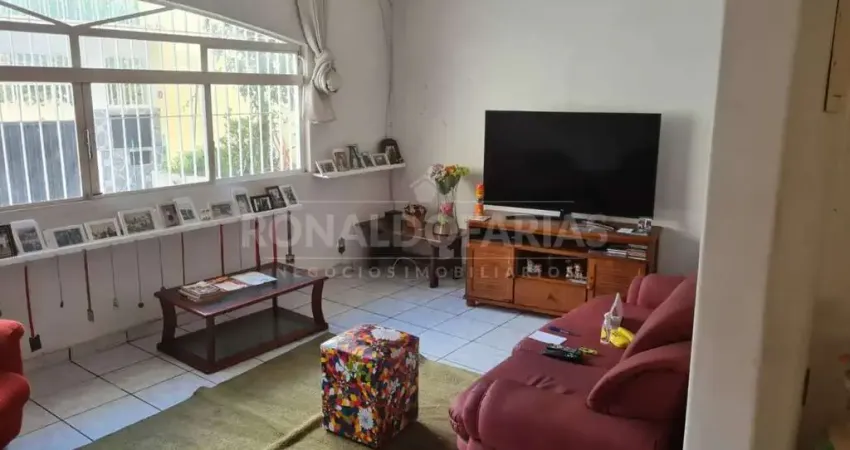 Casa a venda no bolsão de interlagos sobrado com 3 quartos grandes 6 vagas e varanda