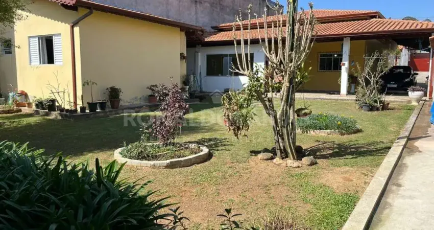 Casa à Venda na Avenida Dona Belmira Marin Antes da Travessia da Balsa Ideal para Investidor