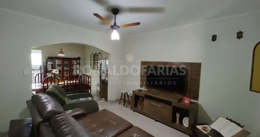 Sobrado a venda com 6 dormitórios, 250m² de  terreno em Interlagos