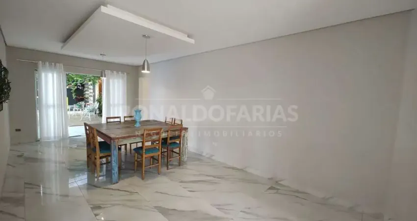 Casa a venda no bolsão de interlagos 4 suites e 6 vagas na garagem