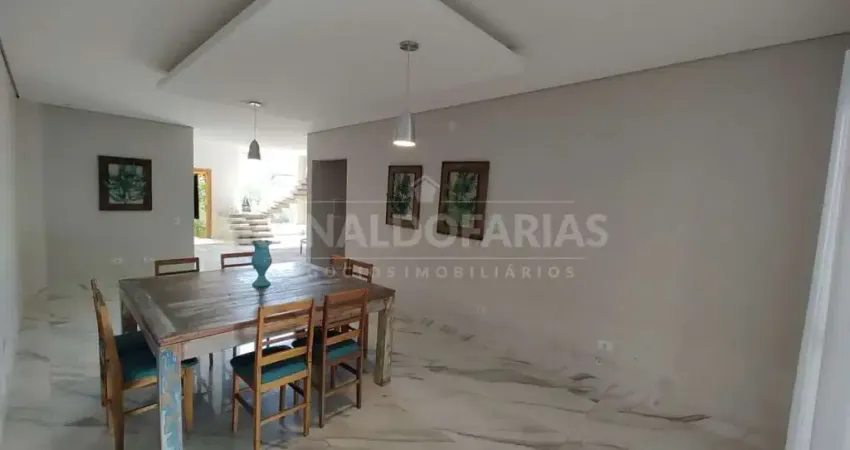 CASA A VENDA NO BOLSÃO DE INTERLAGOS 4 SUITES E 6 VAGAS NA GARAGEM