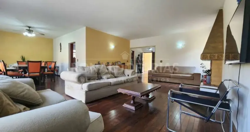 Casa à venda no bolsão de interlagos com 3 dormitórios 1 suíte e 4 vagas de garagem