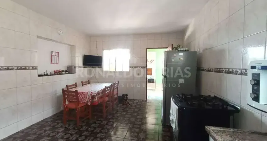 VENDE-SE CASA NO JARDIM MANACÁ 3 DORMITORIOS SUITE, COM 4 VAGAS PARA CARRO